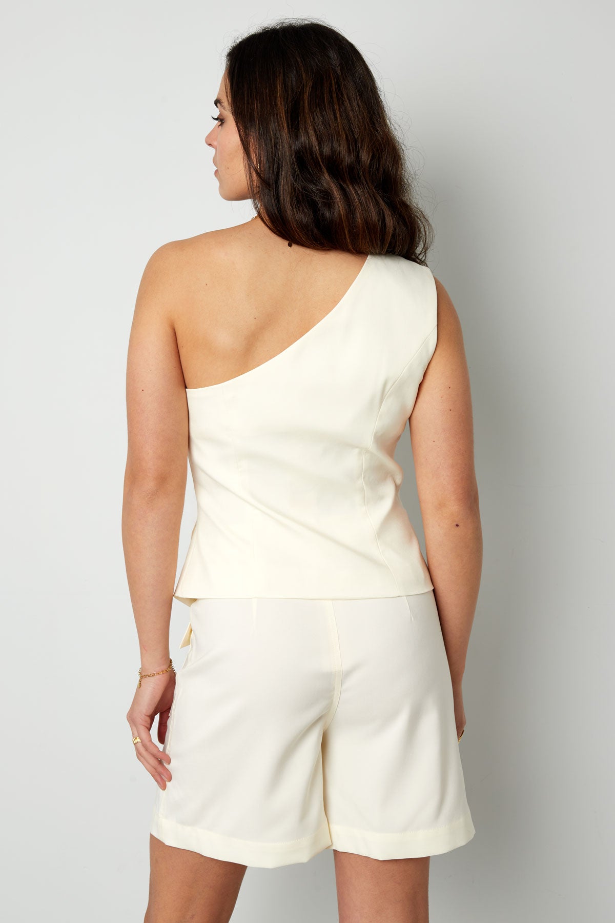 Off shoulder gilet