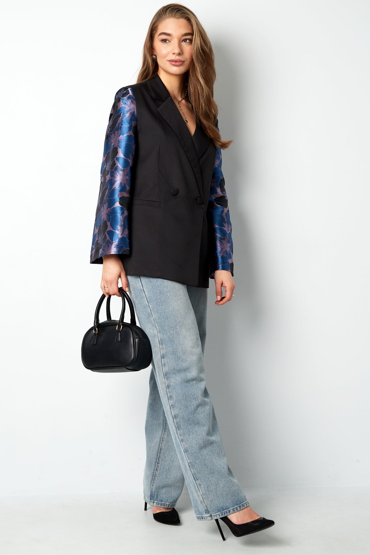 Zwarte blazer met jacquard mouwen