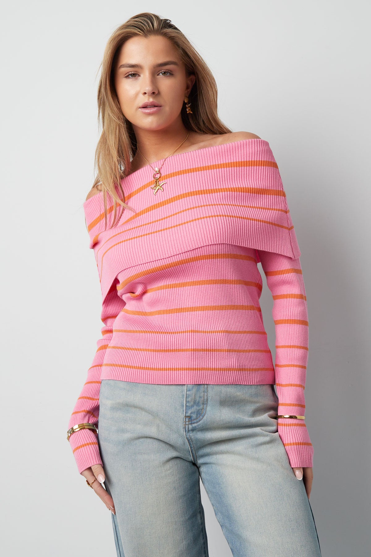 Gestreepte off shoulder top